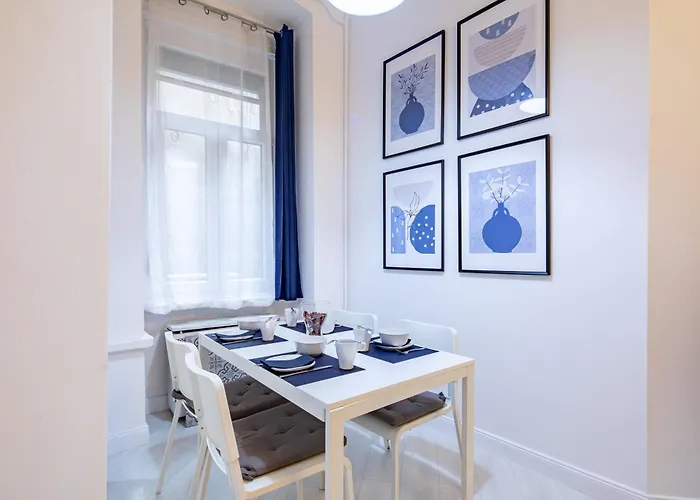 Central - Stylish - Spacious *