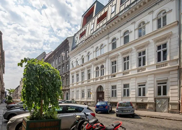Apartment Central - Stylish - Spacious