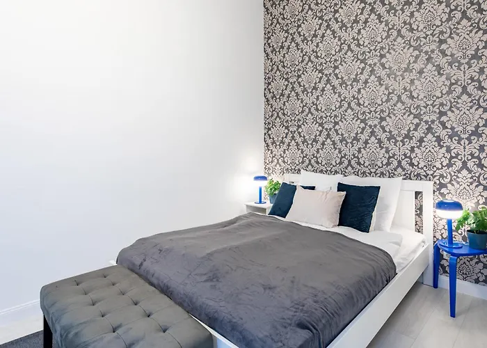 Central - Stylish - Spacious Apartment