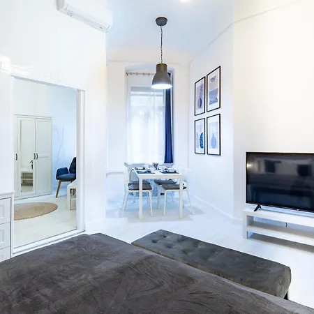 Central - Stylish - Spacious דירה *
