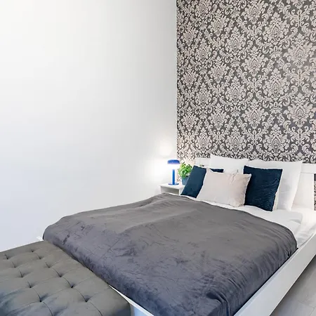 Central - Stylish - Spacious Apartment