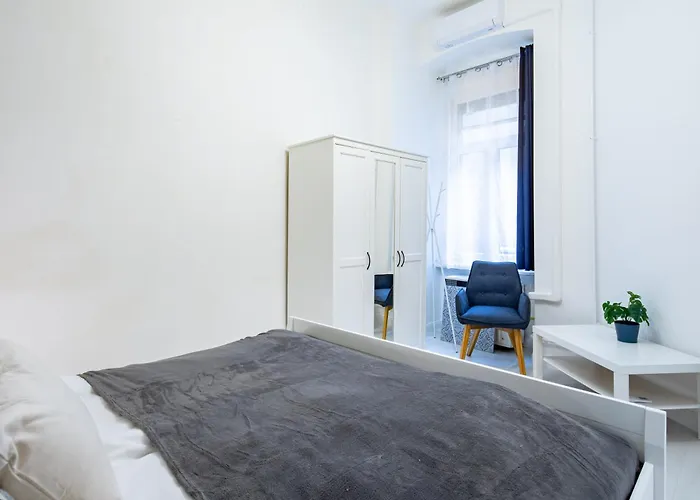 Central - Stylish - Spacious *